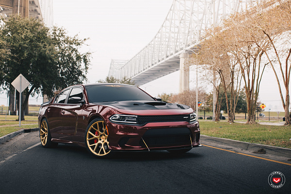 Фото дисков Vossen CG-204 Глянцевое золото на Dodge Charger VII