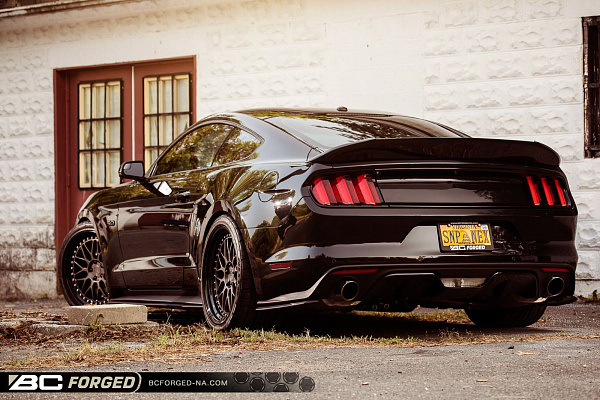 Фото дисков BC Forged LE81 // MLE81 Матовый графит на Ford Mustang VI