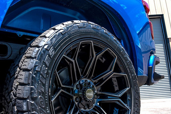 Фото дисков 4PLAY 4P83 Черный глянец на Chevrolet Silverado IV