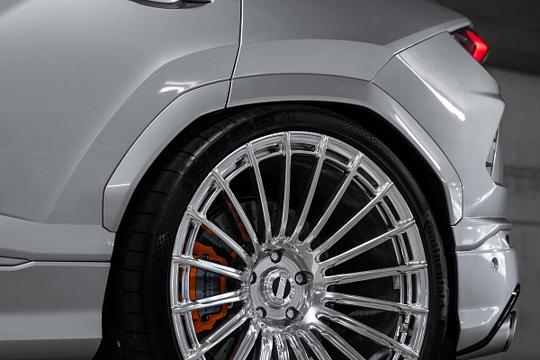 Фото дисков Radi8 R802 Полированный лак на Lamborghini Urus