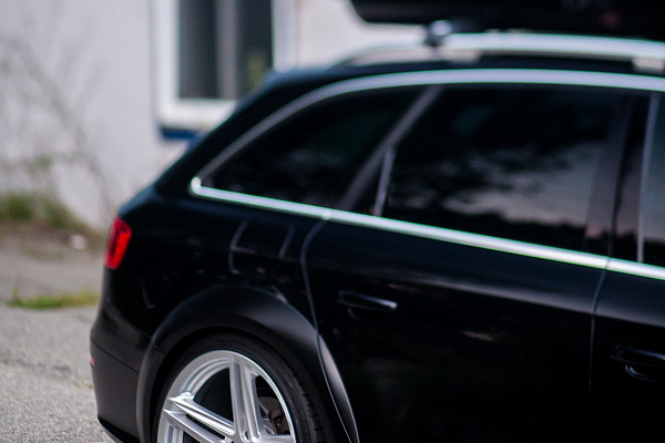 Фото дисков Vossen VFS-5 Серебро на Audi A/S/RS 4 (B8)