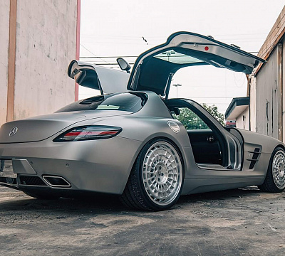 Фото дисков HRE 515 GTM на Mercedes-Benz SLS AMG