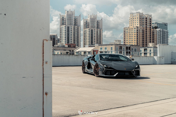 Фото дисков Anrky AN20 Глянцевая темная медь на Lamborghini Revuelto