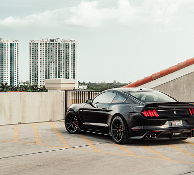 Фото дисков Vossen M-X2 на Ford Mustang VI