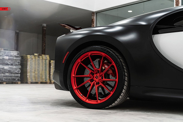 Фото дисков Anrky AN13 Красный сатин на Bugatti Chiron
