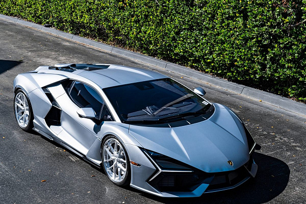 Фото дисков Anrky XR-301 Глянцевый лак на Lamborghini Revuelto