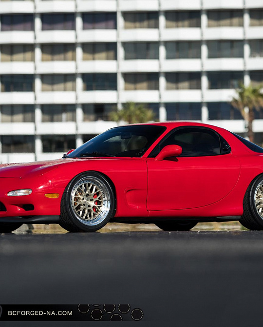 Фото дисков LE81 // MLE81 Глянцевая шампань на Mazda RX-7 III