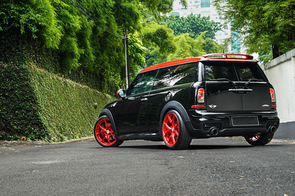 Фото дисков HRE R101 Красный глянец на MINI Cooper III