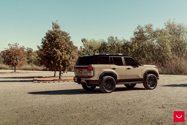 Фото дисков Vossen HF6-5 Черный глянец на Lexus GX III