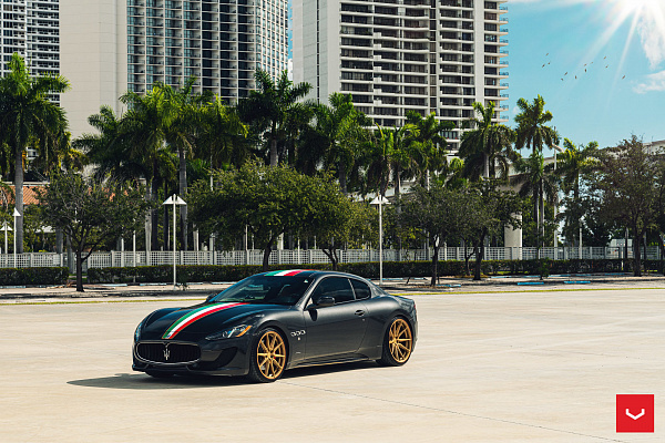 Фото дисков Vossen HF-3 Сатиновое золото на Maserati GranTurismo I