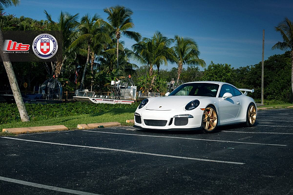 Фото дисков HRE P106 Глянцевое золото на Porsche 911 VII