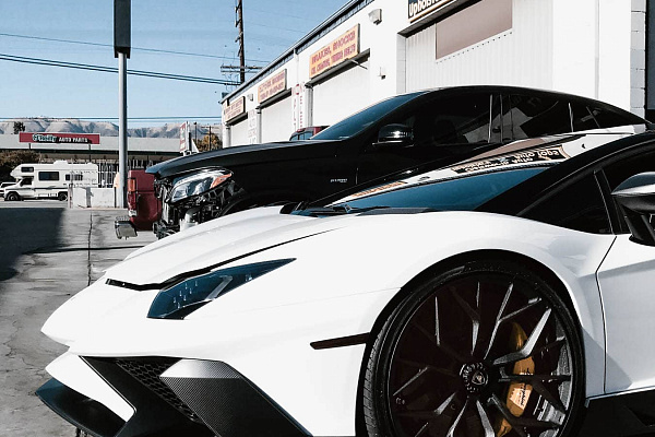 Фото дисков Brixton Forged PF10 Черный матовый на Lamborghini Aventador