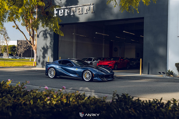 Фото дисков Anrky AN30 Глянцевый лак на Ferrari 812