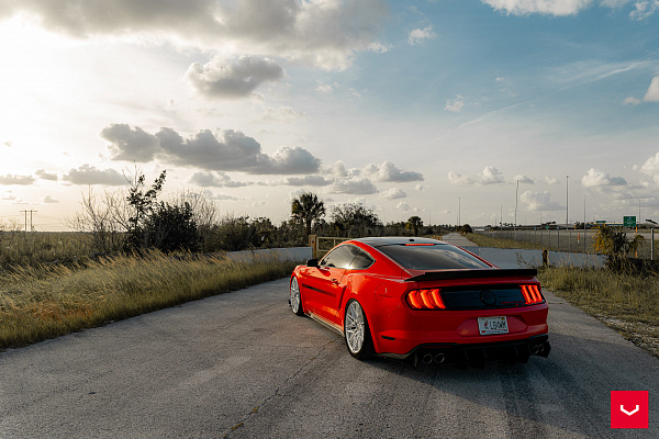 Фото дисков Vossen HF-7 Серебро на Ford Mustang VI