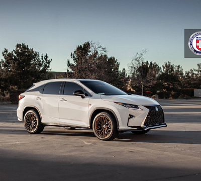 Фото дисков HRE P200 на Lexus RX IV