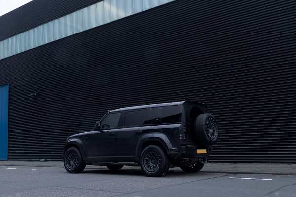 Фото дисков Brixton Forged TR21 AERO1 Черный сатин на Land Rover Defender II
