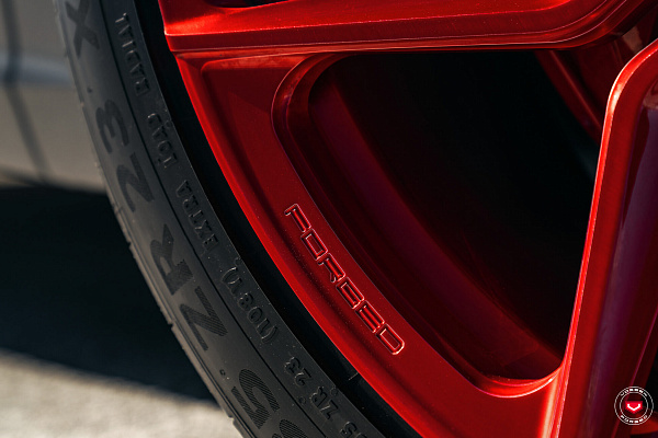 Фото дисков Vossen EVO-3 Красный глянец на Audi Q8