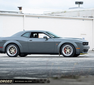 Фото дисков BC Forged LE53 // MLE53 на Dodge Challenger III