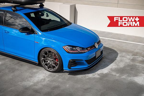 Фото дисков HRE FF10 Глянцевый темный лак на Volkswagen Golf VIII
