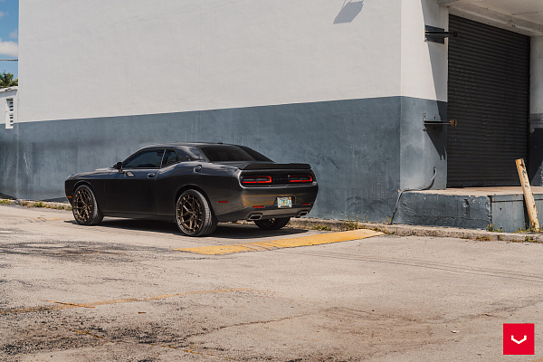 Фото дисков Vossen HFX-1 (5-Lug) Сатиновая бронза на Dodge Challenger III
