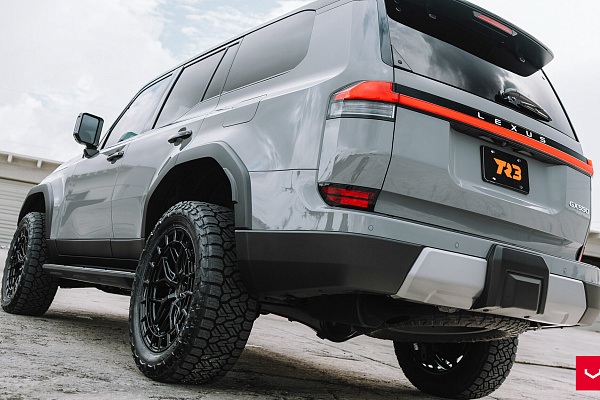 Фото дисков Vossen HFX-1 (6-Lug) Черный глянец на Lexus GX III