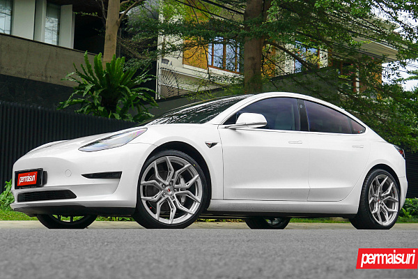 Фото дисков Vossen EVO-3R Глянцевый тонированный лак на Tesla Model 3