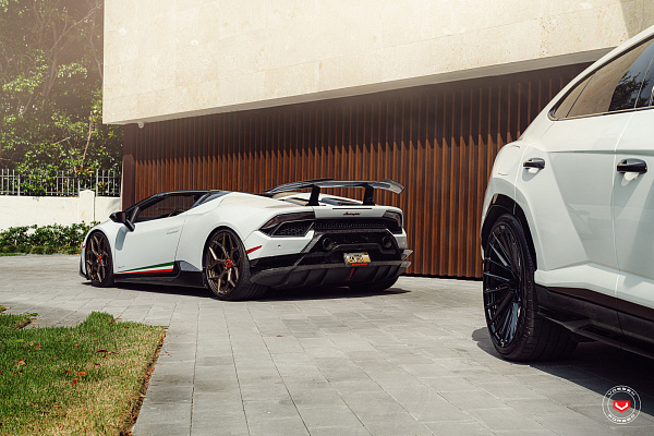 Фото дисков NOVITEC NL4 Сатиновая бронза на Lamborghini Huracan