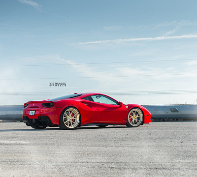 Фото дисков Strasse Wheels SM5RT Deep Concave FS на Ferrari 488