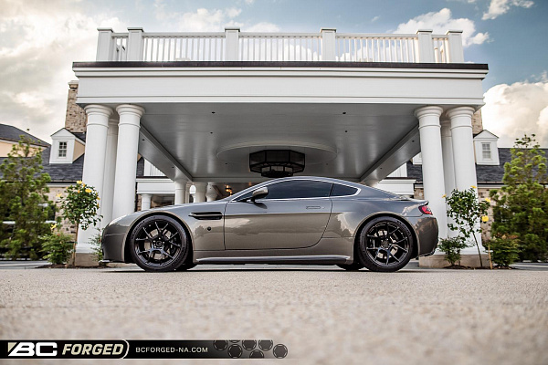 Aston Martin Vantage