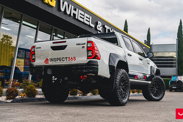 Фото дисков Vossen HFX-1 (6-Lug) Черный глянец на Toyota Hilux VIII