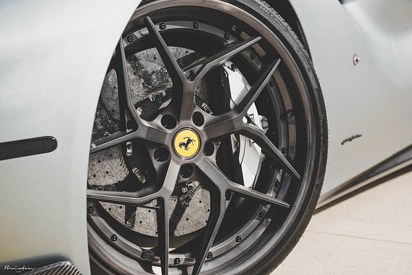 Фото дисков Brixton Forged PF5 Глянцевая темная бронза на Ferrari F12