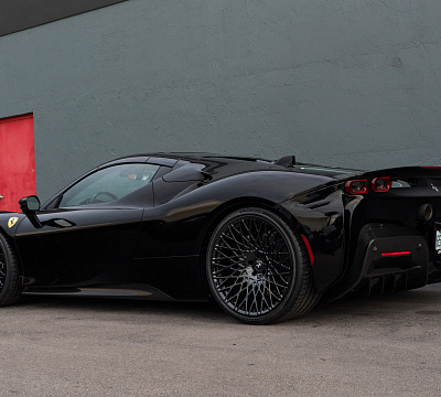 Фото дисков HRE 501M на Ferrari SF90