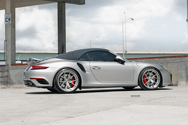 Фото дисков Strasse Wheels SM5R Deep Concave Duoblock Глянцевый тонированный лак на Porsche 911 VII