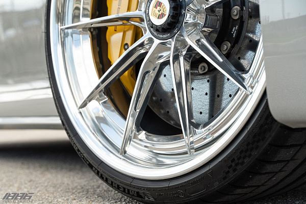 Фото дисков 1886 Wheels G010 Полированный лак на Porsche 911 VIII