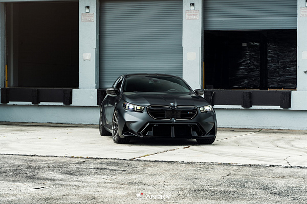 Фото дисков Anrky AN12 Глянцевый темный лак на BMW 5/M5 (G60/G90)