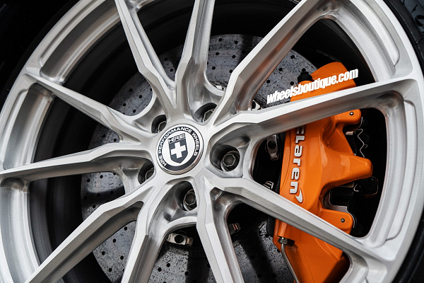 Фото дисков HRE P104SC Глянцевый лак на McLaren 600