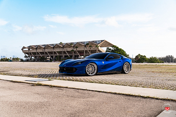 Фото дисков Vossen S21-02 Глянцевый лак на Ferrari 812
