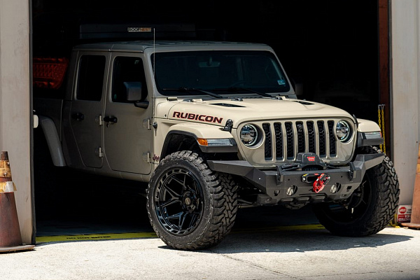 Фото дисков 4PLAY 4P55 Черный глянец на Jeep Gladiator II (JT)