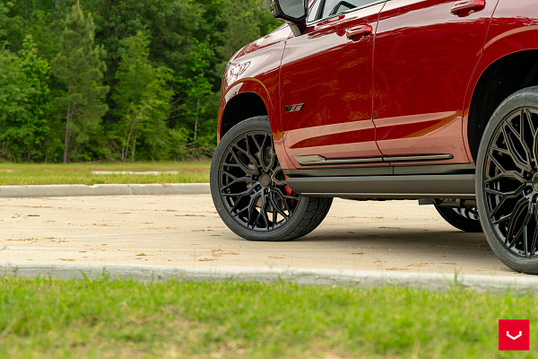 Фото дисков Vossen HF6-3 Черный глянец на Cadillac Escalade V