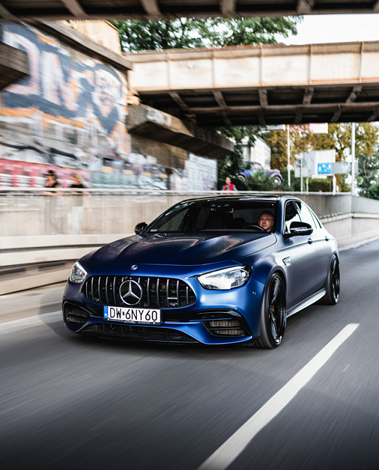 Фото дисков R11-R Черный глянец на Mercedes-Benz E-Class (W213, S213, C238)