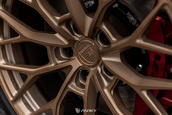 Фото дисков Anrky AN10 Сатиновое темное золото на Cadillac CT5