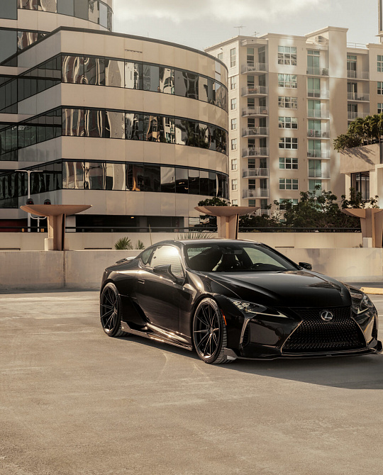 Фото дисков HFX-2 (5-Lug) Черный сатин на Lexus LC 500