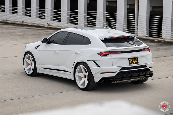 Фото дисков Vossen GEN-01 Белый глянец на Lamborghini Urus