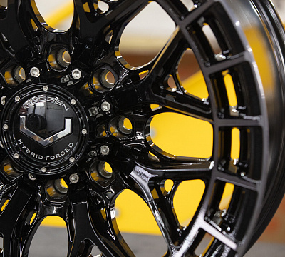 Vossen HFX-1 (8-Lug)