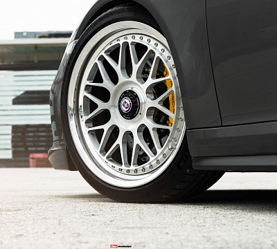 Фото дисков HRE 300 на Porsche 911 VII