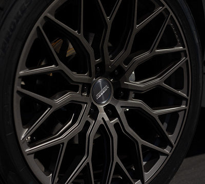 Фото дисков Vossen HF6-3 на Infiniti QX80 I