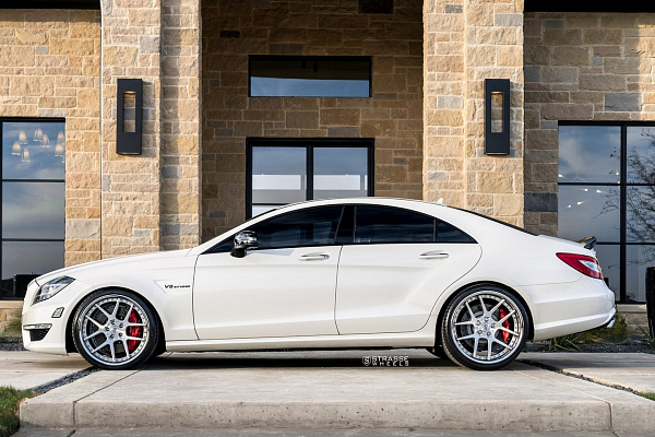 Фото дисков Strasse Wheels SM5 Deep Concave Глянцевый лак на Mercedes-Benz CLS (C218)