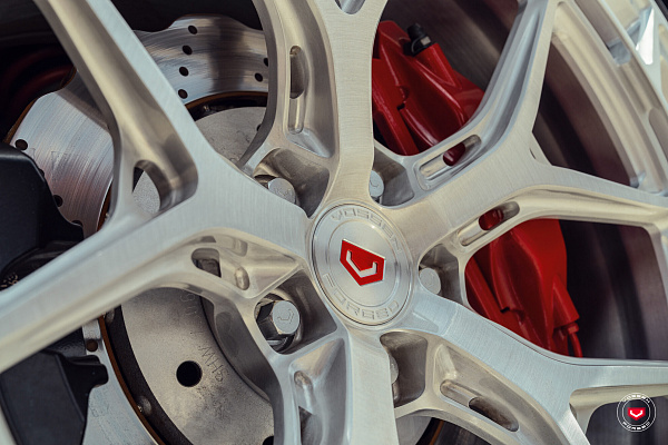 Фото дисков Vossen LC3-01T Глянцевый лак на Audi R8 (4S)