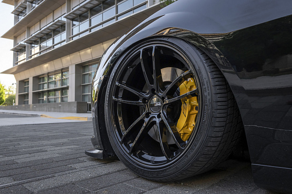 Фото дисков American Racing MACH FIVE Черный глянец на Chevrolet Camaro V