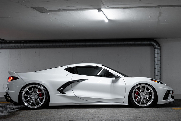 Фото дисков ST Wheels ST9 Полированный лак на Chevrolet Corvette C8